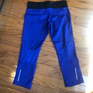 Nike Capri pants small